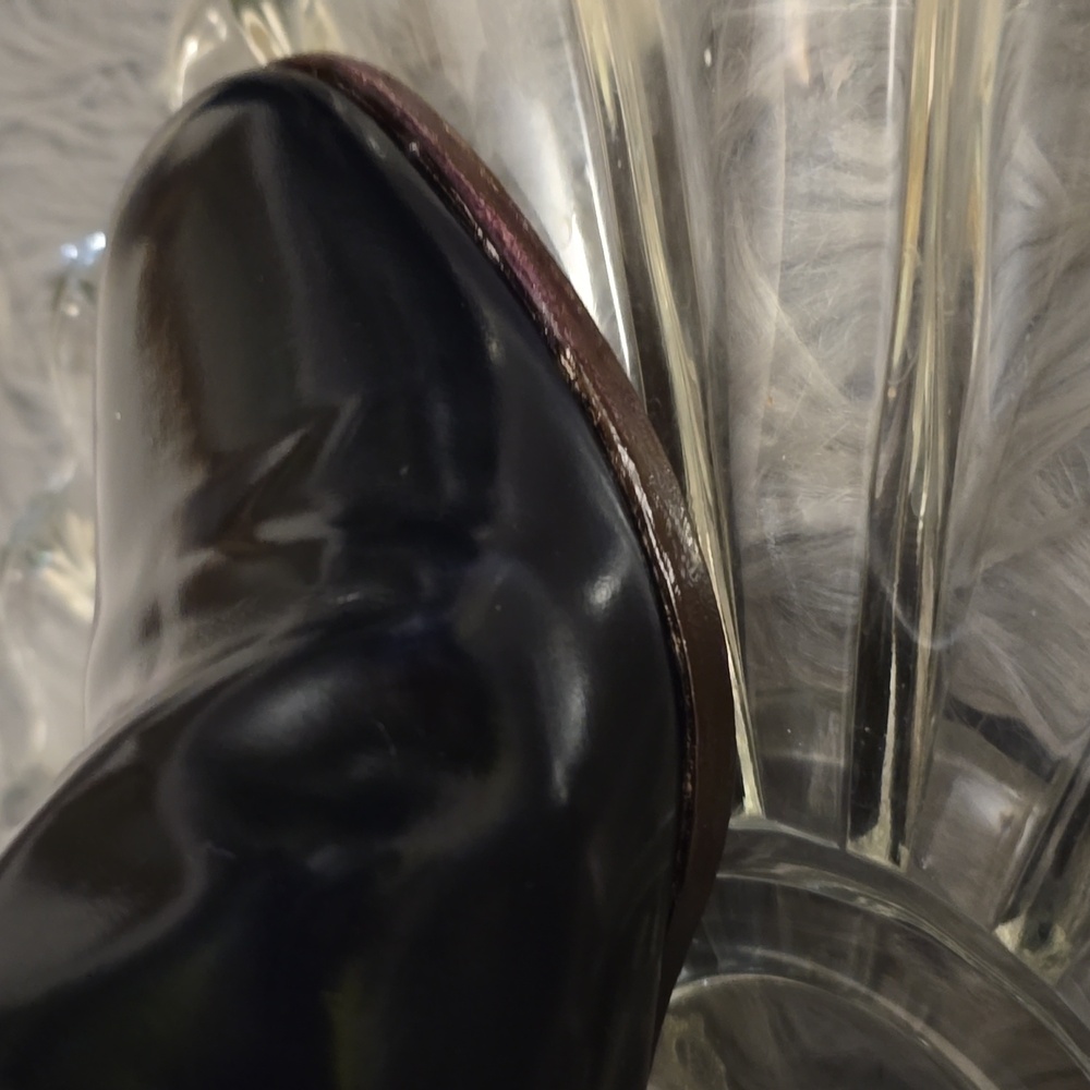 CHANEL black Leather Boots with 1 InterLocking CC logo - Picture 8 of 17